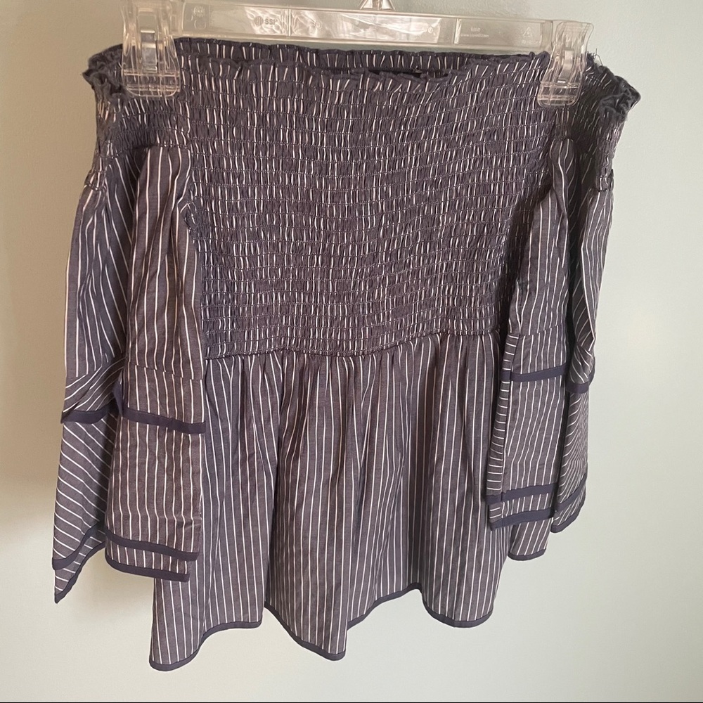 American Eagle off the shoulder Top